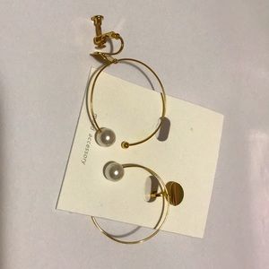 Round earrings